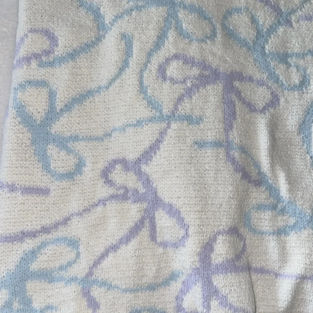 NWT - Envogue Bow ribbon blue and purple Throw